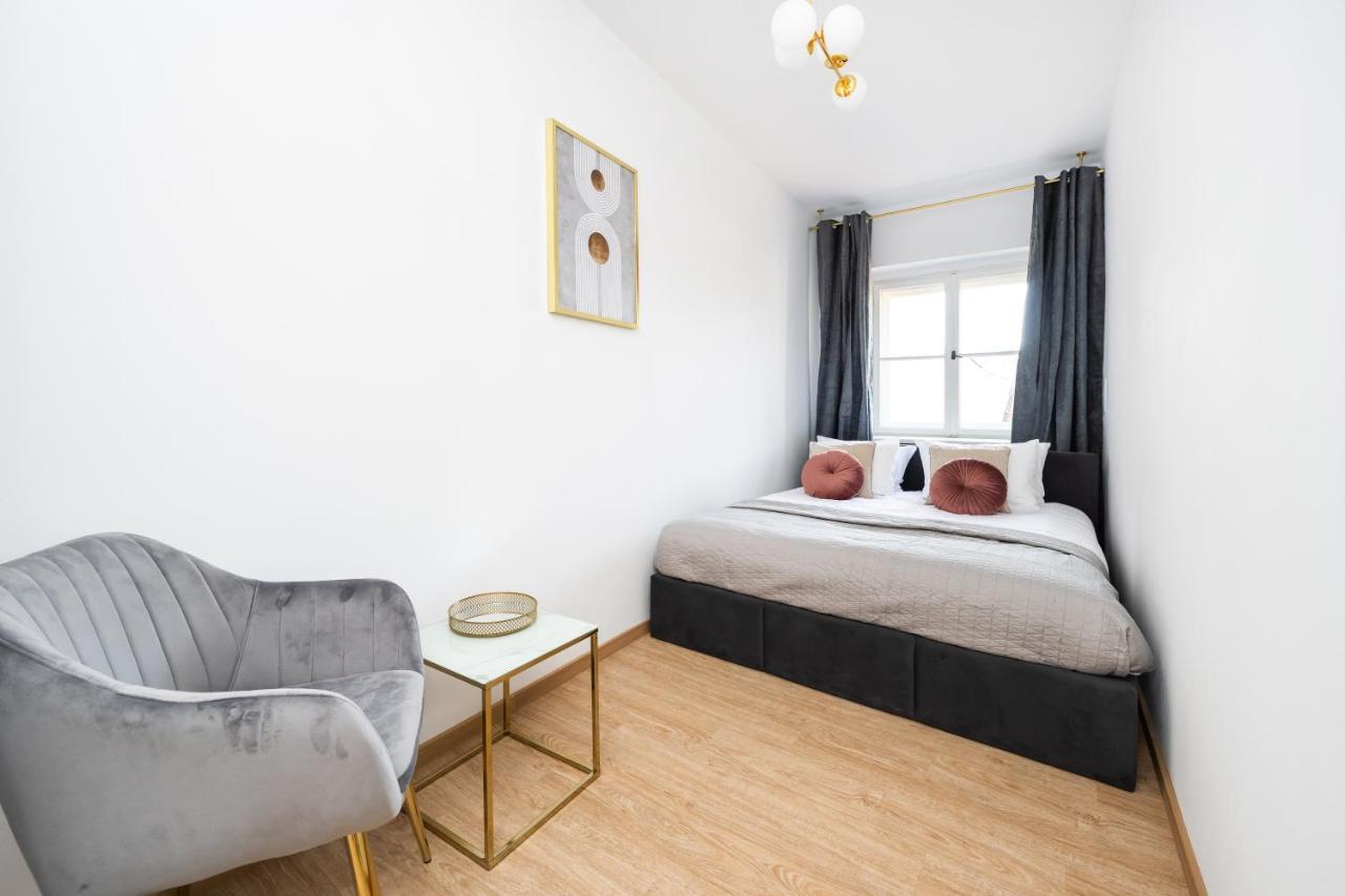 Apartment Gallery 7 - 7 *
